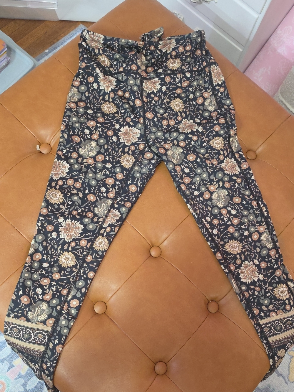 XS Spell Active Folktown Leggings